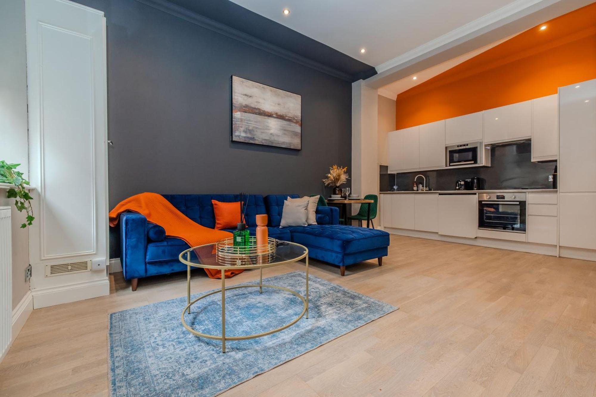 Spacious One Bedroom Flat Next To & Pavillian Apartment Hove